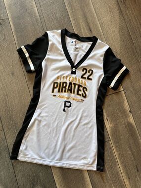 MLB Pirate’s V Neck Short Sleeve Top